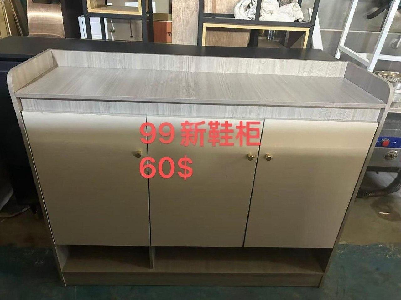 出售物品:99.99新鞋柜 价 格:60 商品类别:#家具家电 位 置:#金边 金边 联系方式:…