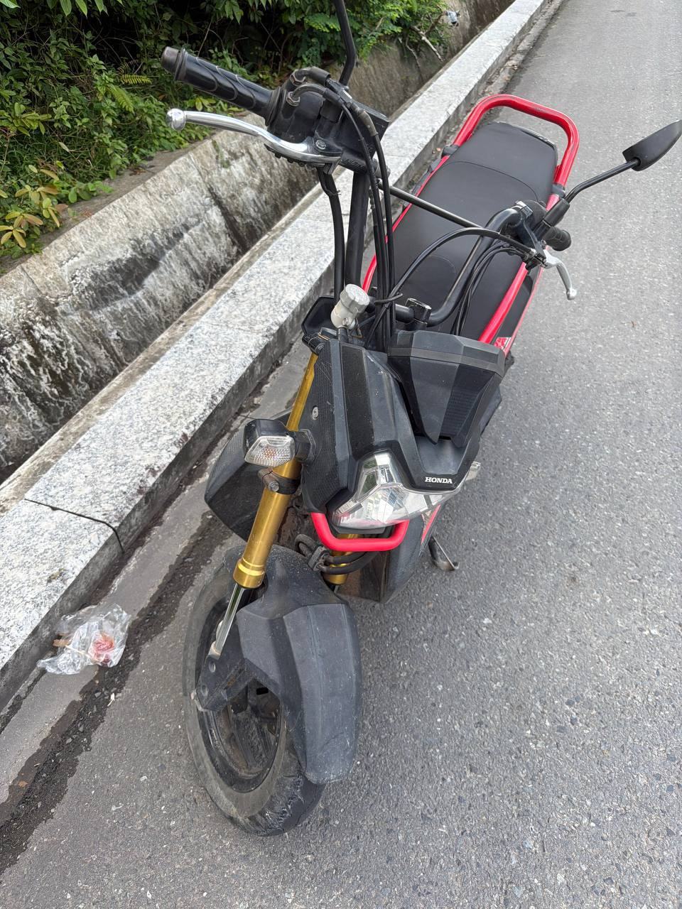 出售物品：本田摩托车 价 格：280 USD 位 置：西港_凯旋 交易方式：自取当面现金/ABA…