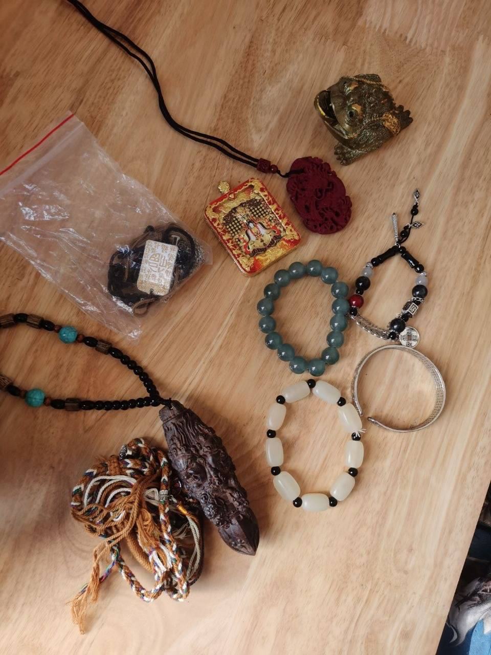 出售物品：装饰品 价 格：50 商品类别：# 位 置：#西港 帝豪 联系方式：@aijiajia…