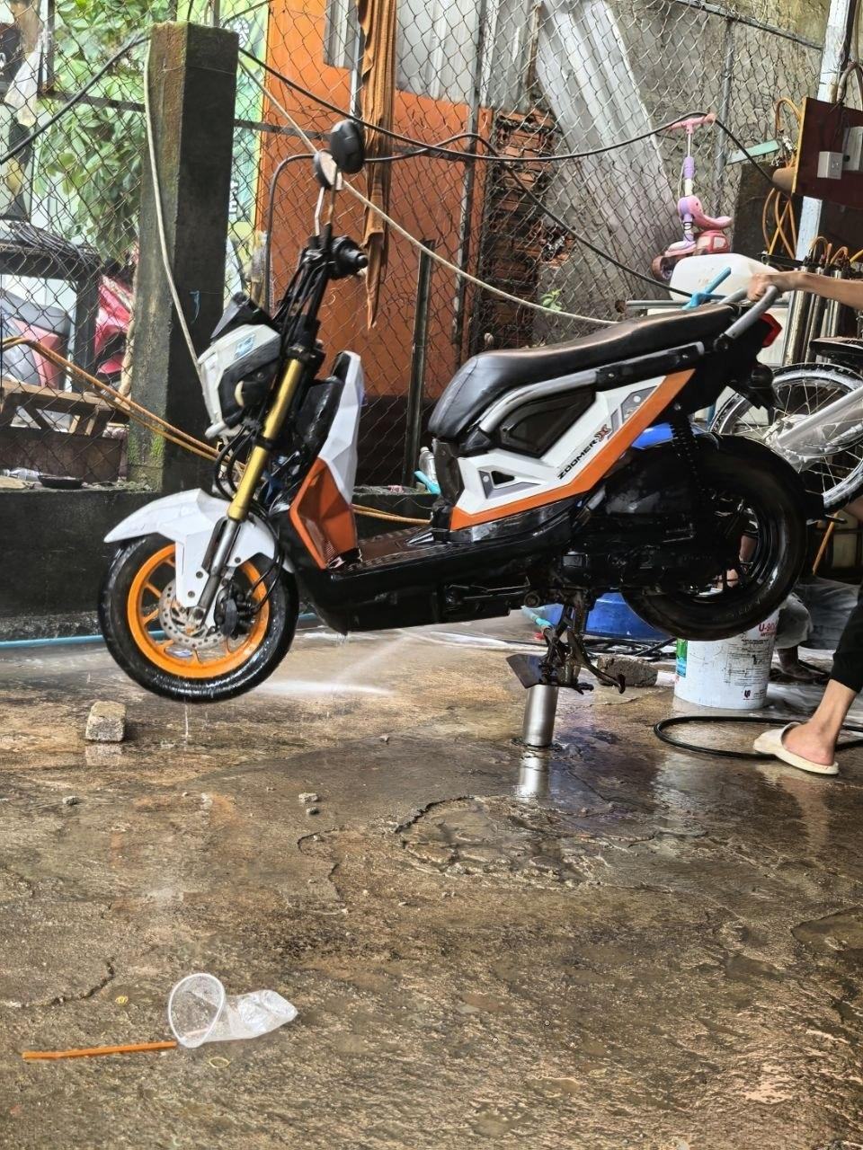 出售物品:摩托车 价 格:400 USD…