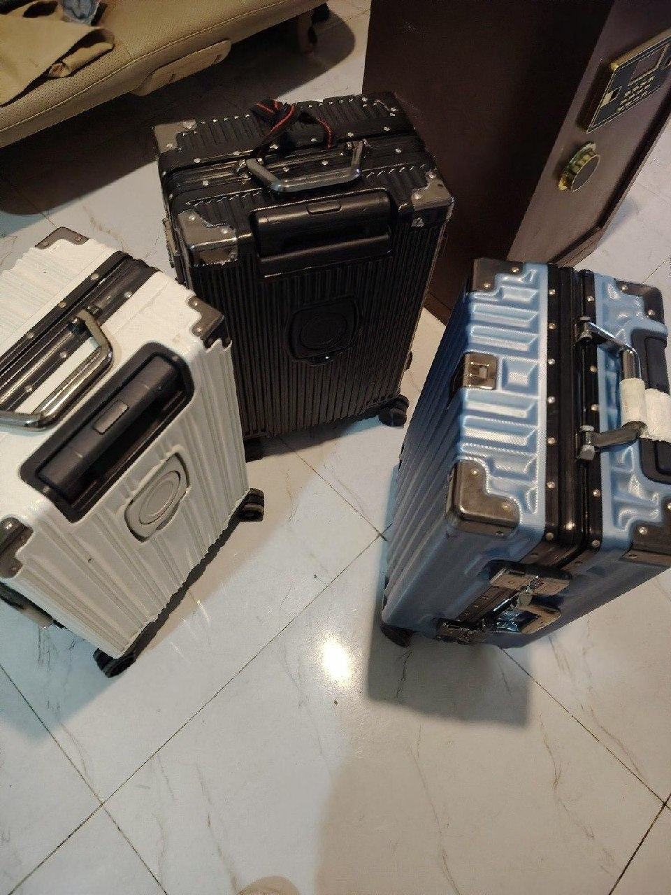 出售物品:行李箱 价 格:私聊 商品类别…