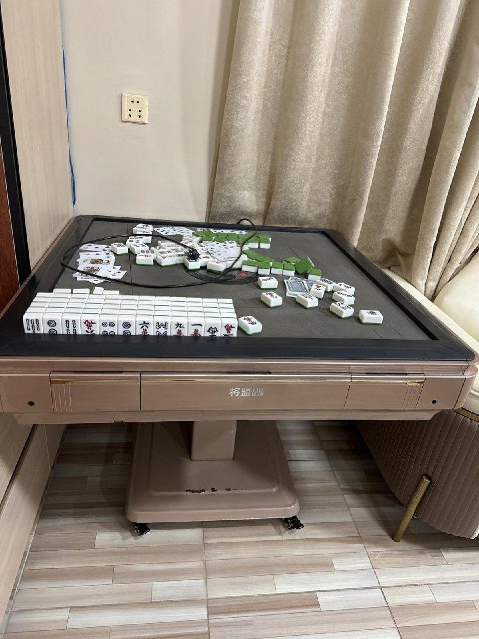 出售物品:麻将桌 上门自取 价 格:150 USD 商品类别:#手机数码 位 置:#西港 渔人码…