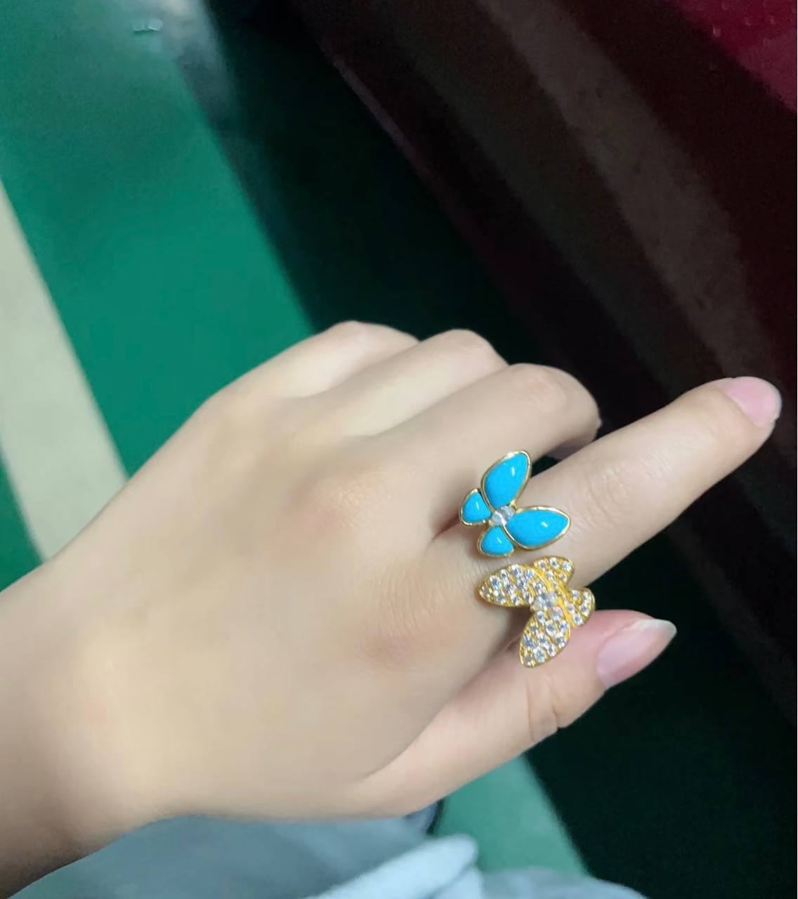 出售物品:蝴蝶戒指 价 格:30 位 置:西港 联系方式:@yawen68 交易方式:自取 物品…