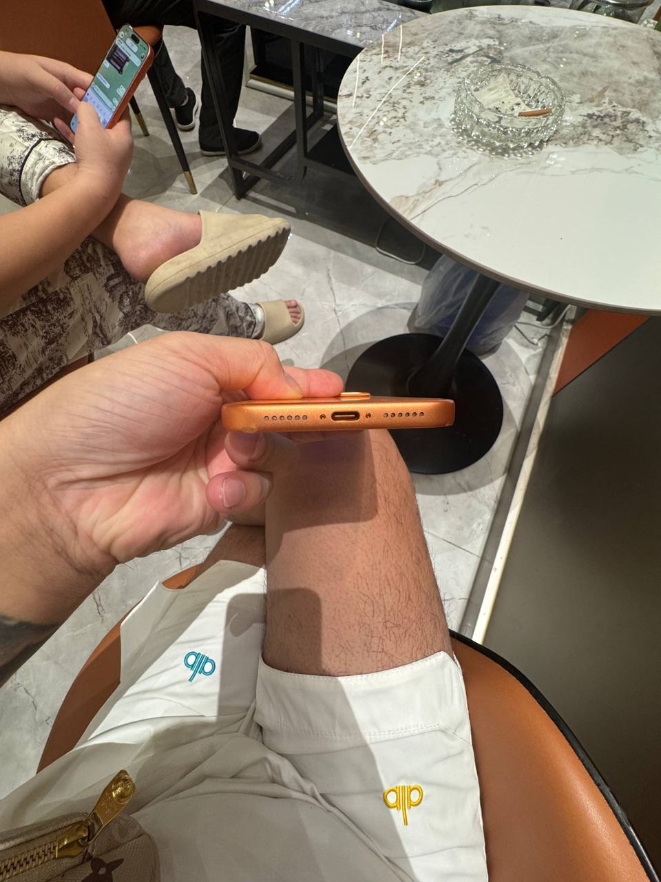 出售物品:17pm 价 格:1000 位 置:西港 联系方式:@A887733 自取 交易方式:…