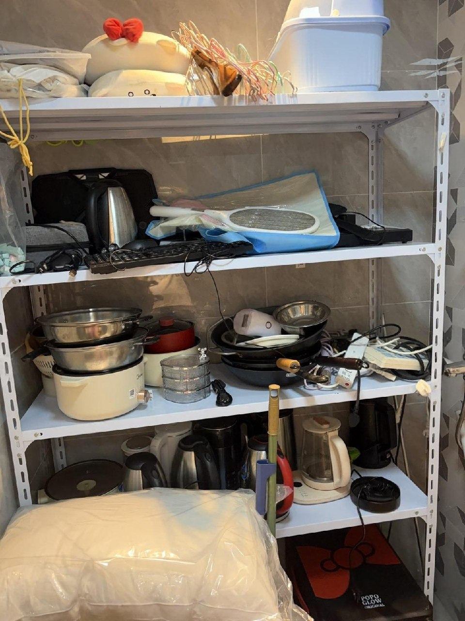 出售物品:电水壶3美一个 价 格:私聊详谈 商品类别:#生活闲置 位 置:#西港 星汇海景湾 联…