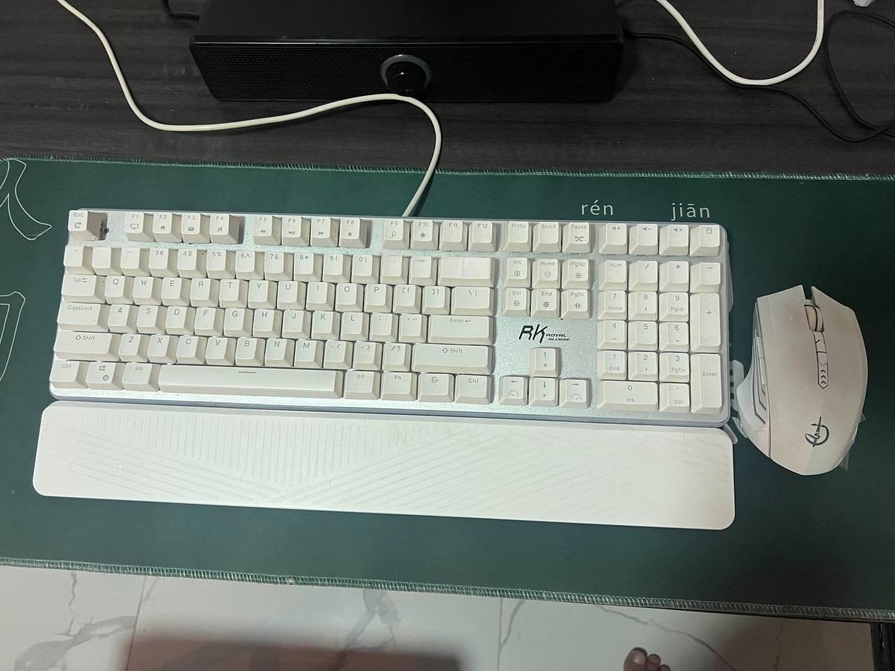 出售物品:键盘+无线鼠标 价 格:30 …