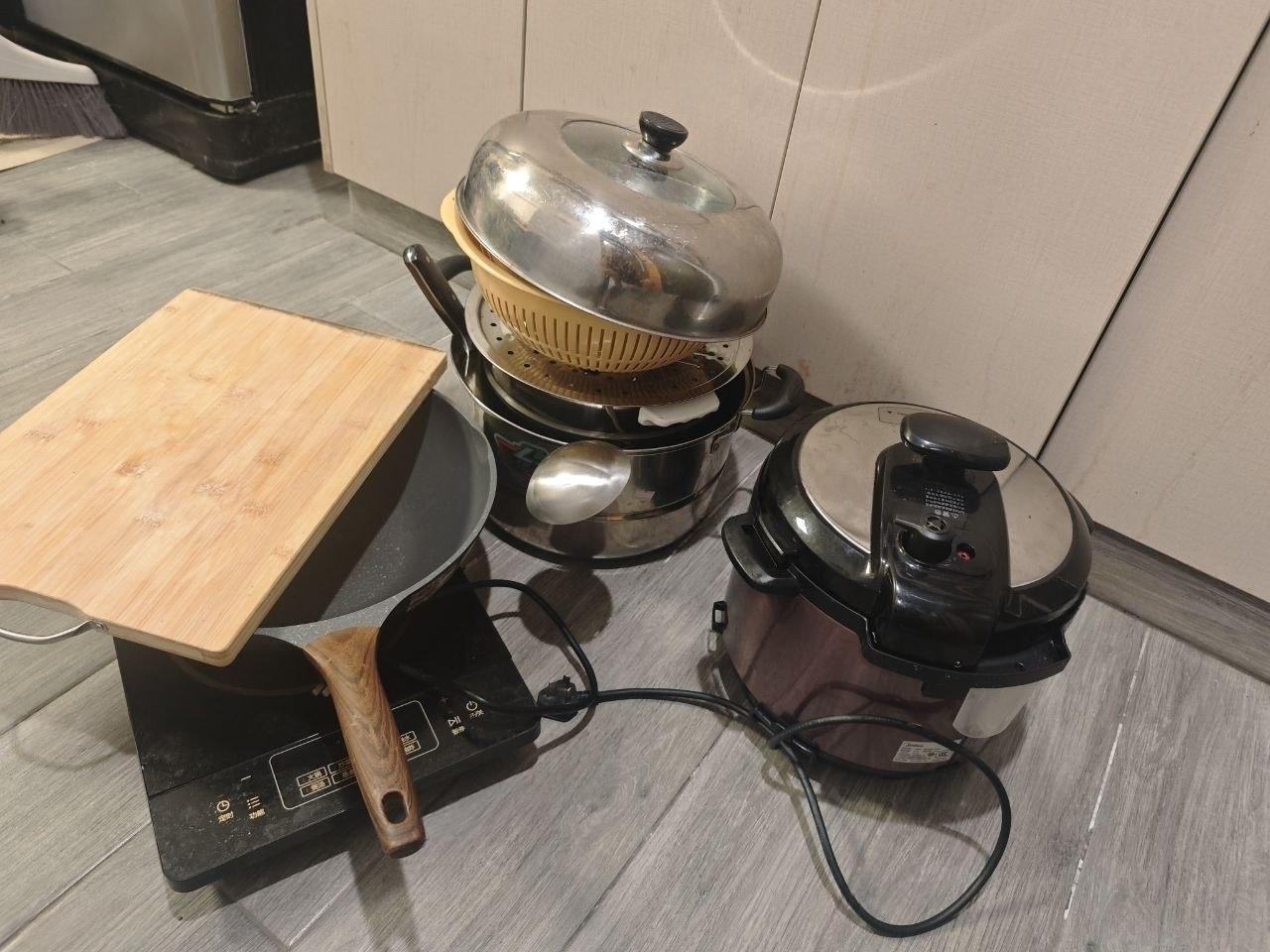 出售物品:电磁炉、电饭煲、厨房用具一套 …