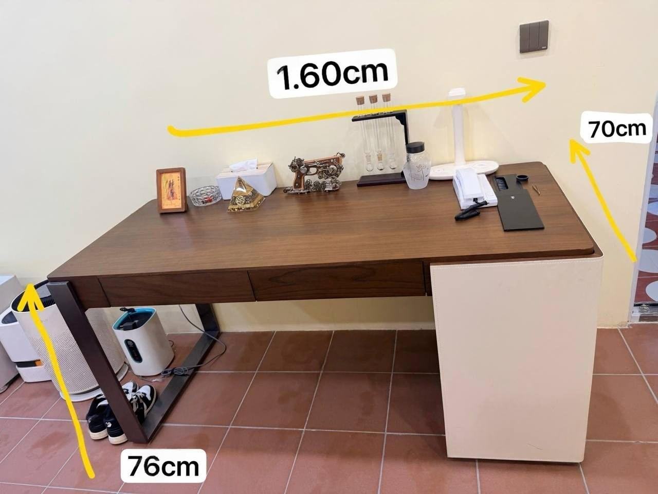 出售物品:全新办公桌子➕椅子 价 格:278 商品类别:#电脑办公 位 置:#金边 永旺1 联系…