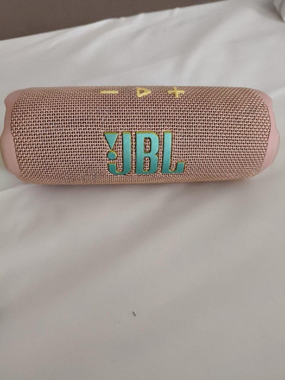 出售物品：JBL FLIP7蓝牙小钢炮 价 格：50 USD 商品类别：#音响乐器 位 置：#金…