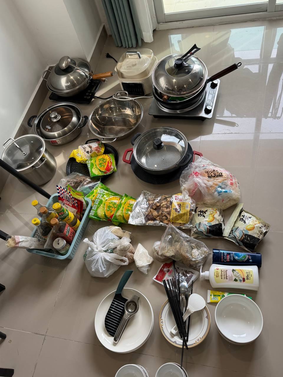 出售物品:房主南下 回国自首 价 格: 全部打包有优惠 商品类别:#厨具 位 置:#西港 利乐附…